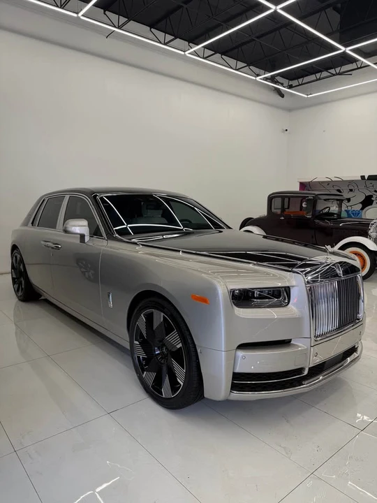 2023 Rolls-Royce Phantom VIII - Image 17 of 18