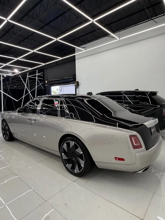 2023 Rolls-Royce Phantom VIII - Image 15 of 18