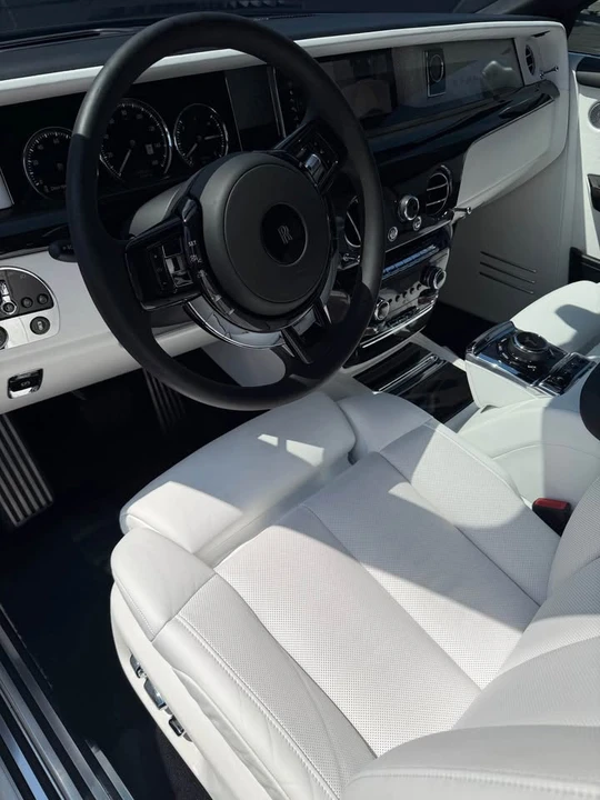 2023 Rolls-Royce Phantom VIII - Image 8 of 18