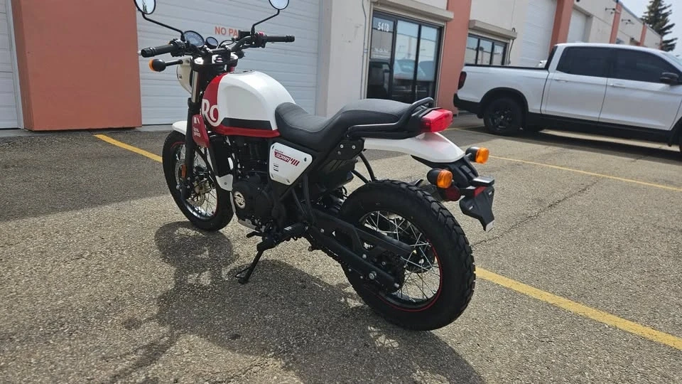 2023 Royal Enfield - Image 3 of 8