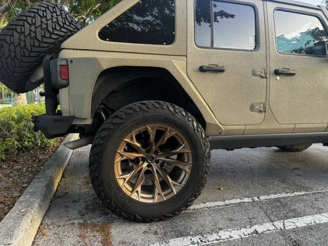 2023 Jeep JL Wrangler - Image 7 of 12