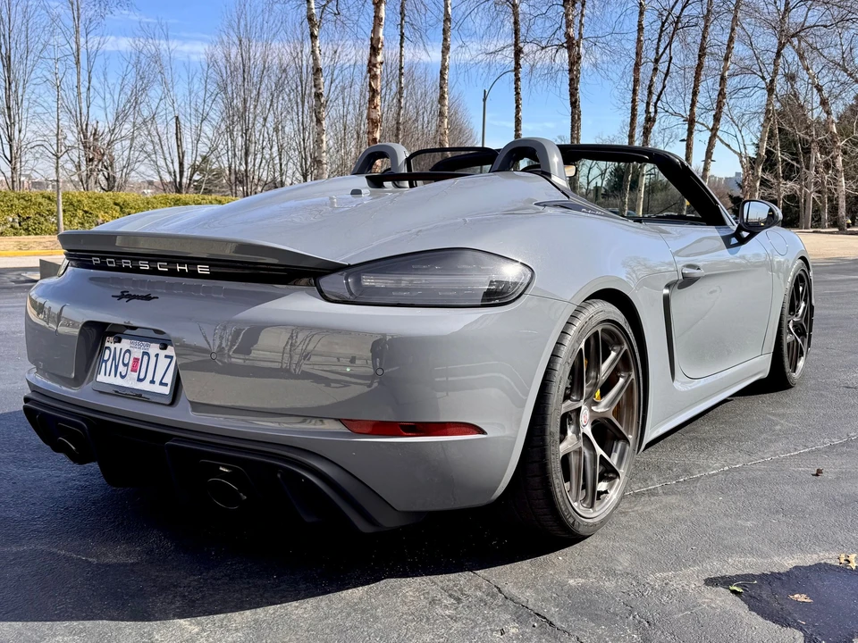 2023 Porsche - Image 8 of 31