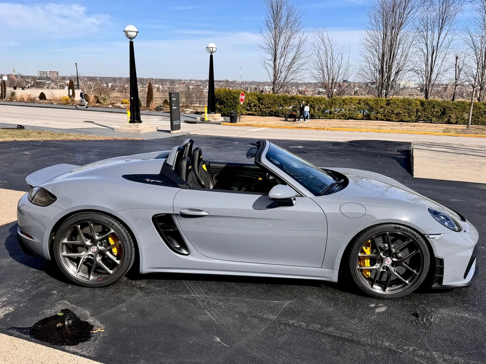 2023 Porsche - Image 9 of 31