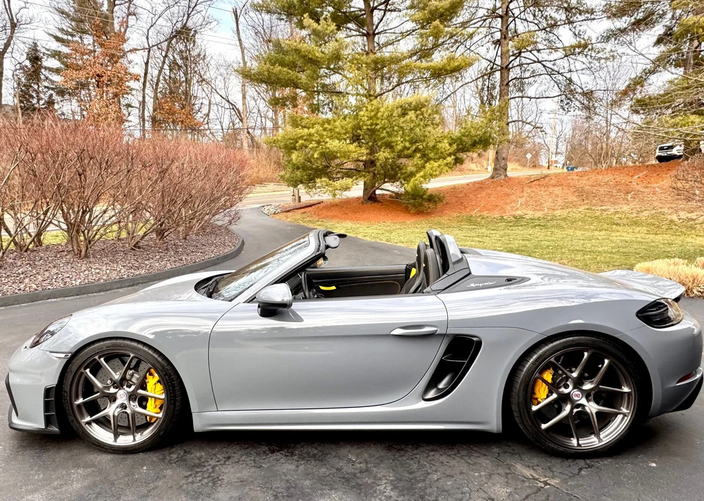 2023 Porsche - Image 24 of 31