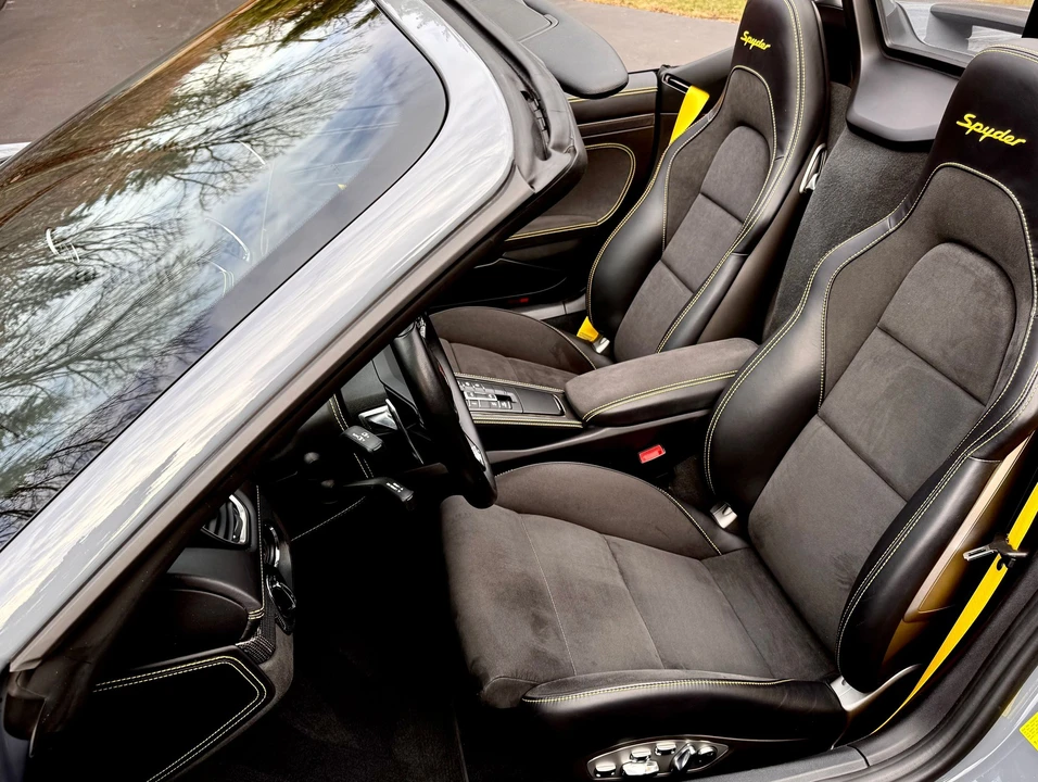 2023 Porsche - Image 10 of 31