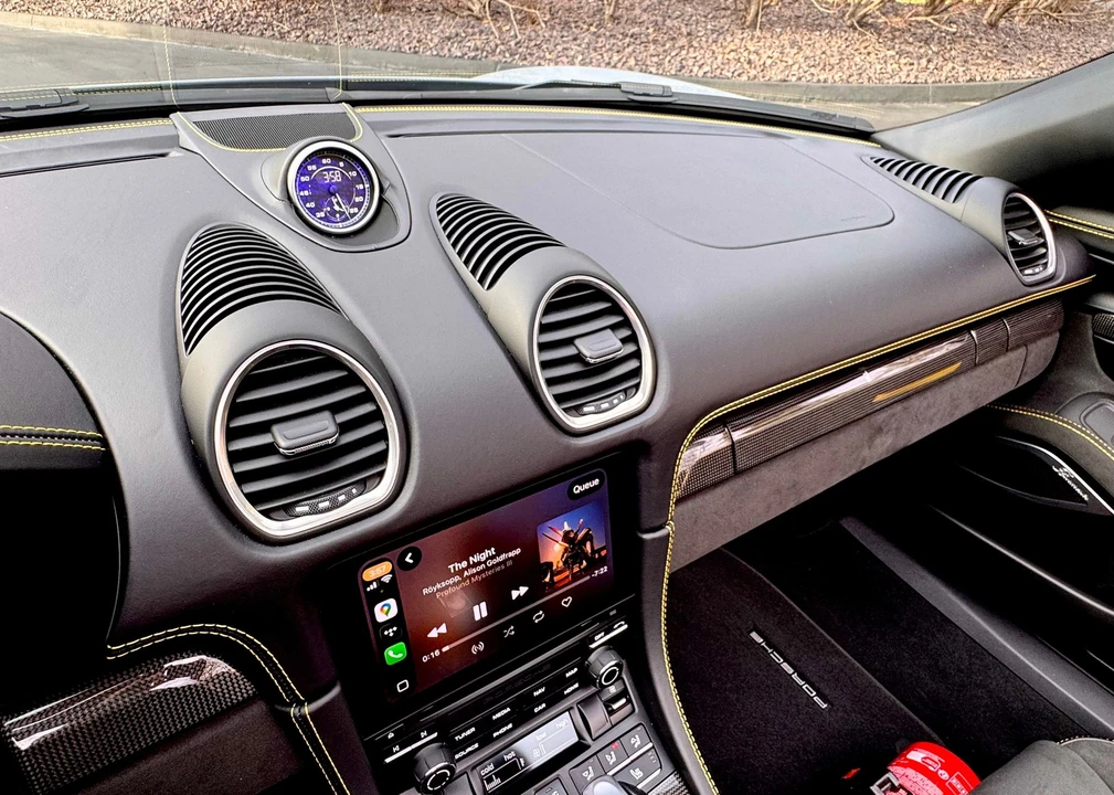 2023 Porsche - Image 13 of 31