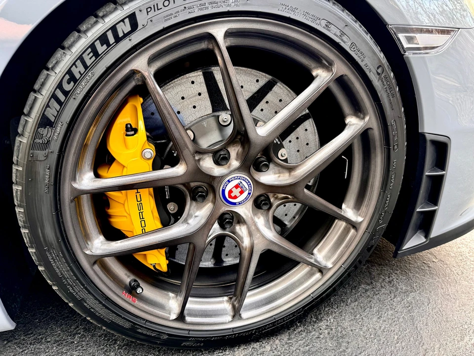 2023 Porsche - Image 28 of 31