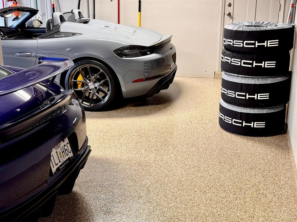 2023 Porsche - Image 30 of 31