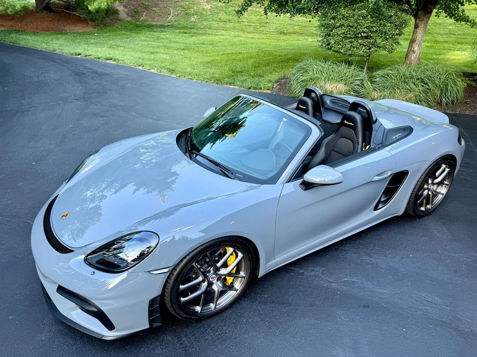 2023 Porsche - Image 2 of 20