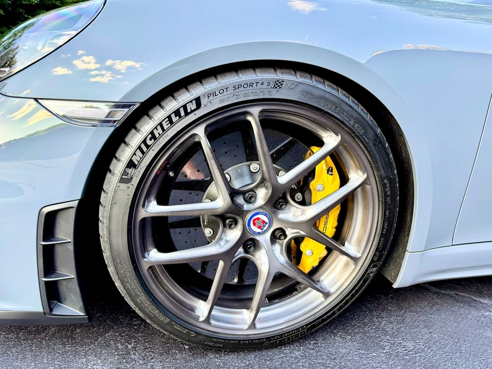 2023 Porsche - Image 18 of 20