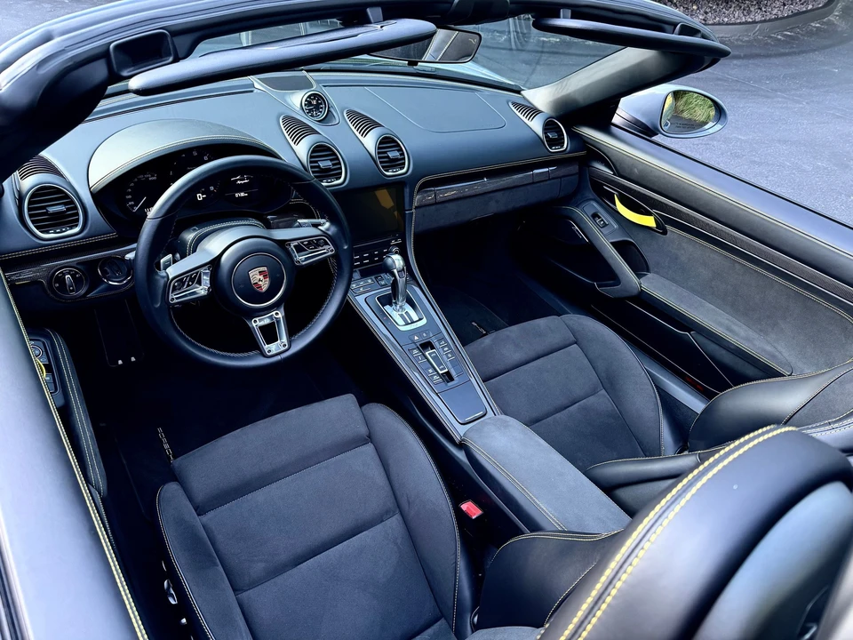 2023 Porsche - Image 11 of 20