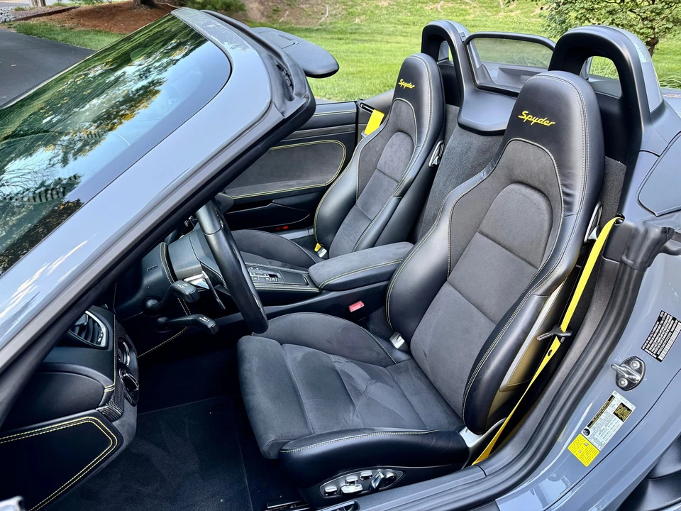 2023 Porsche - Image 10 of 20
