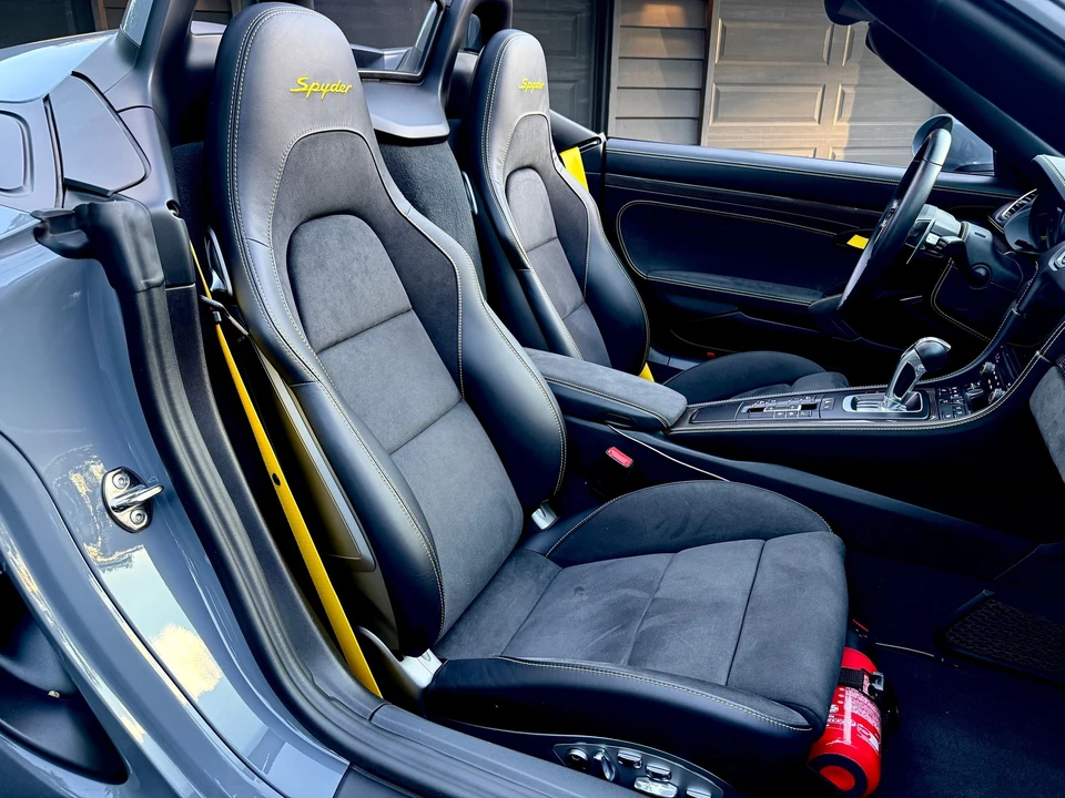 2023 Porsche - Image 14 of 20