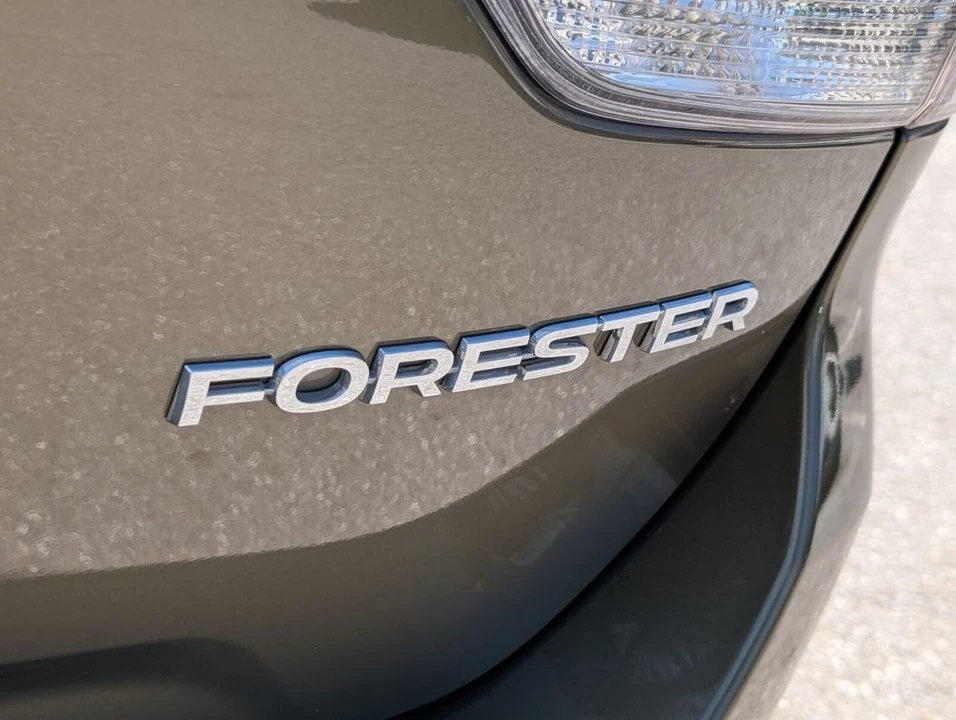 2023 Subaru Forester 5th Gen - Image 16 of 21