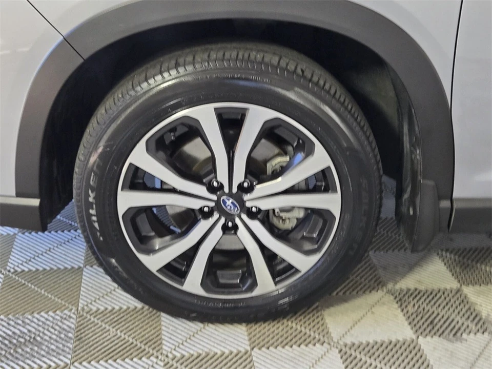 2023 Subaru Forester 5th Gen - Image 5 of 12
