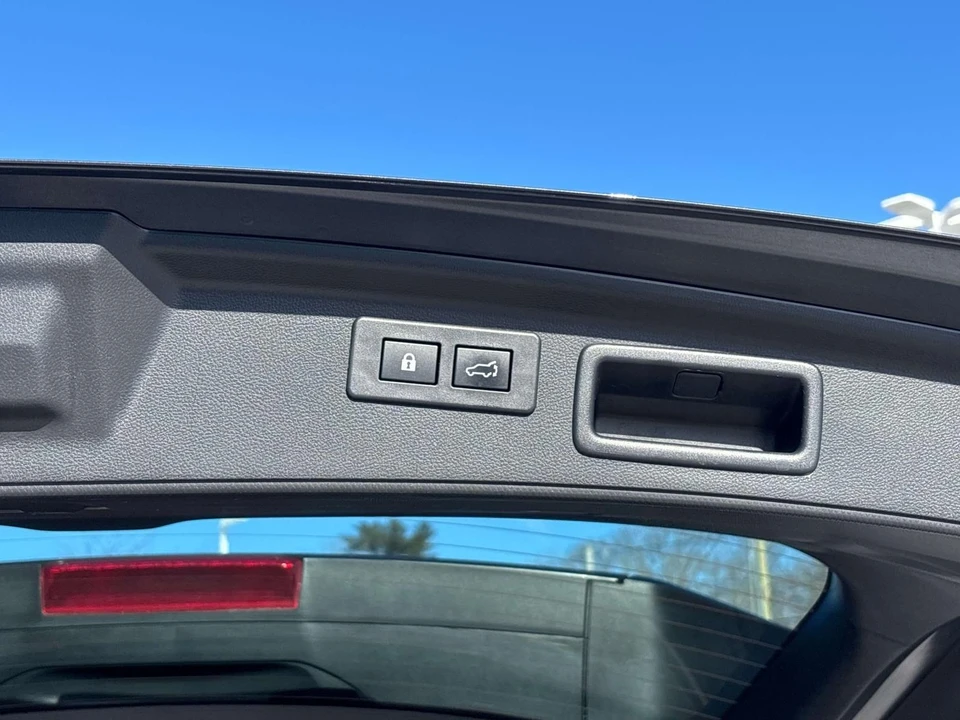 2023 Subaru Forester 5th Gen - Image 15 of 21