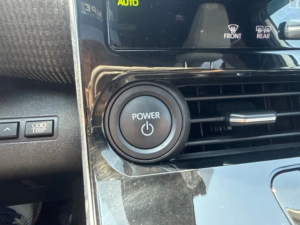 2023 Subaru - Image 22 of 31