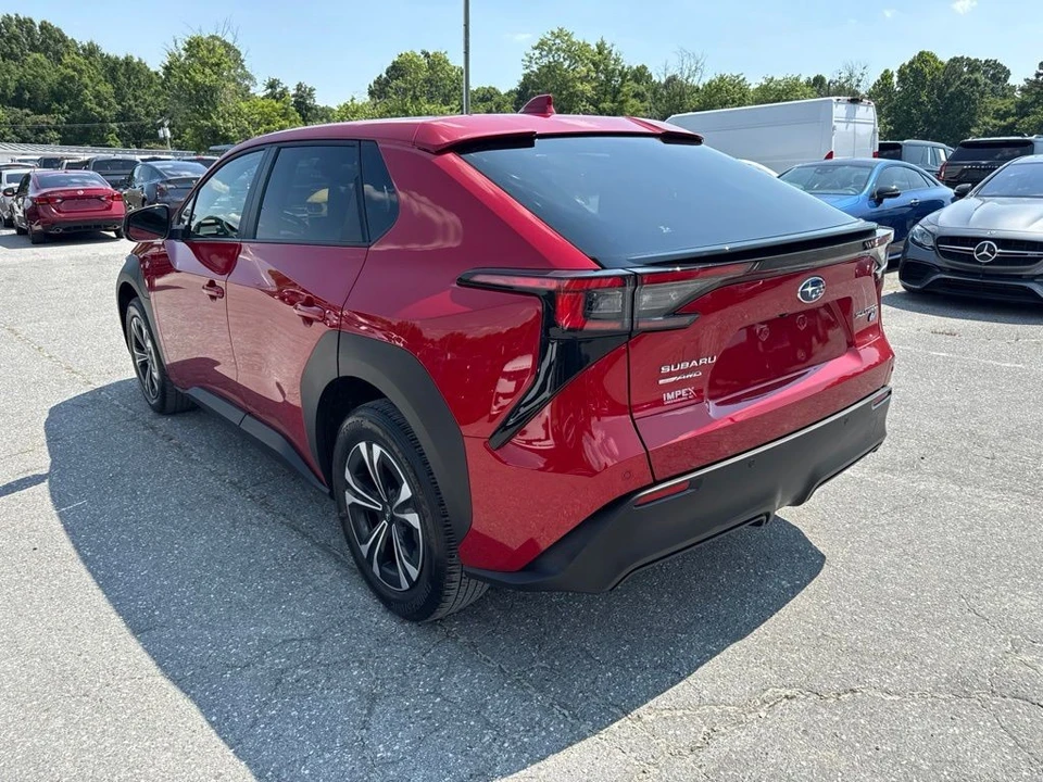 2023 Subaru - Image 4 of 5