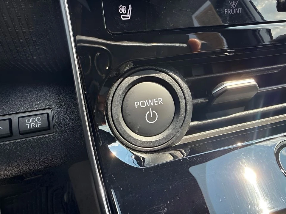 2023 Subaru - Image 13 of 23