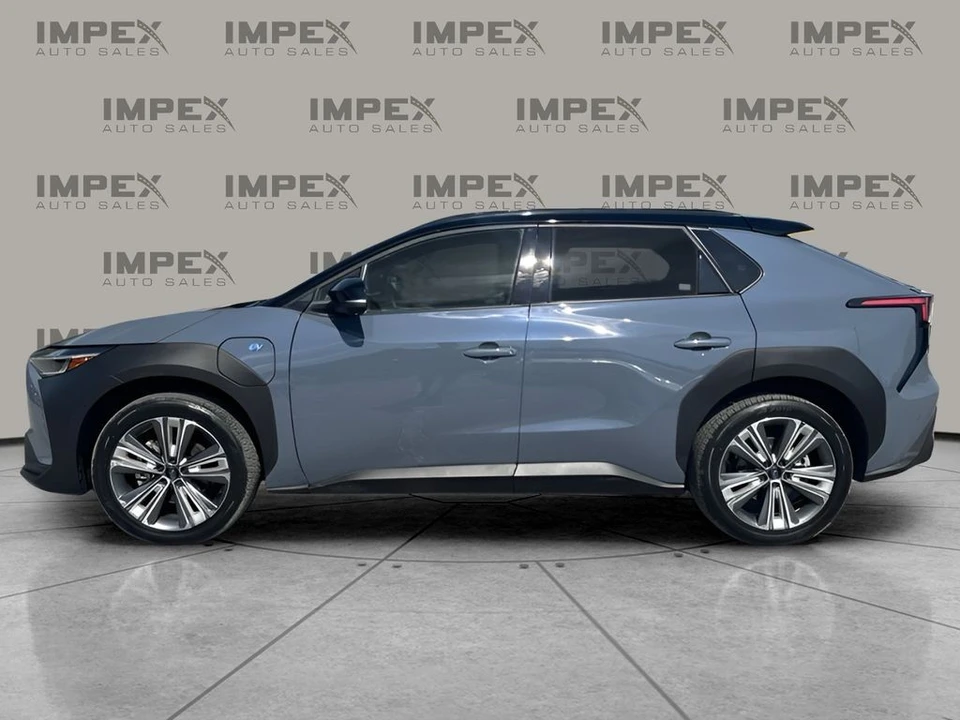 2023 Subaru - Image 2 of 31