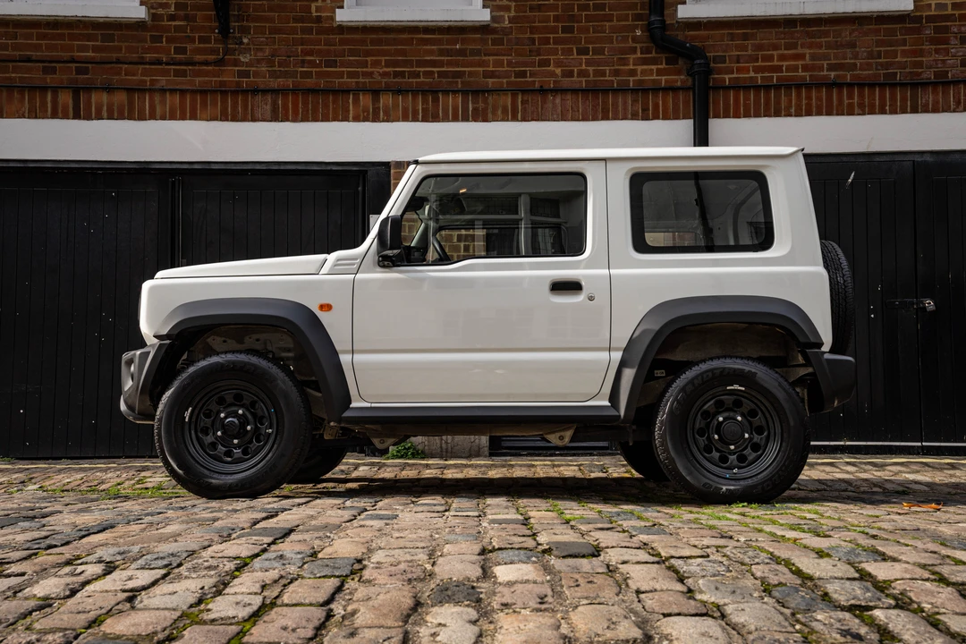 2023 Suzuki Jimny 4th Gen - Image 11 of 31