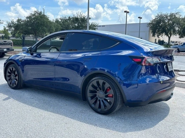 2023 Tesla Model Y Performance - Image 10 of 12