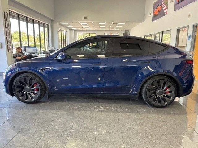 2023 Tesla Model Y Performance - Image 2 of 12