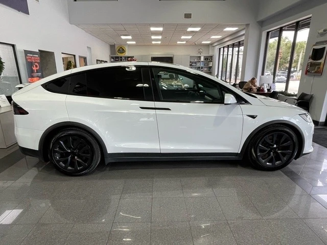 2023 Tesla Model X Plaid - Image 5 of 12