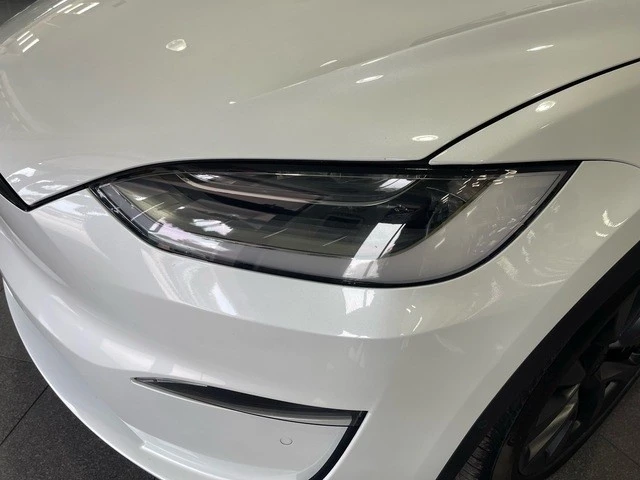 2023 Tesla Model X Plaid - Image 10 of 12