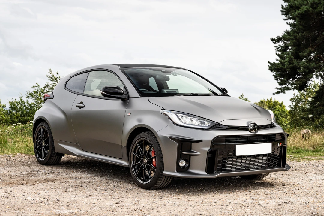 2023 Toyota Yaris - Image 2 of 31
