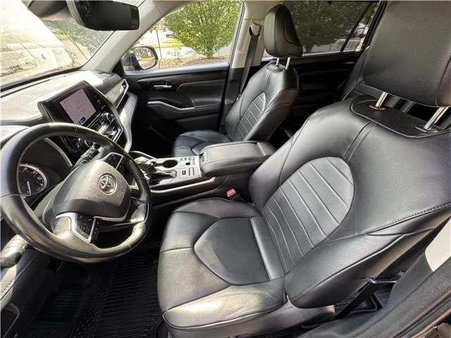 2023 Toyota Highlander - Image 14 of 21