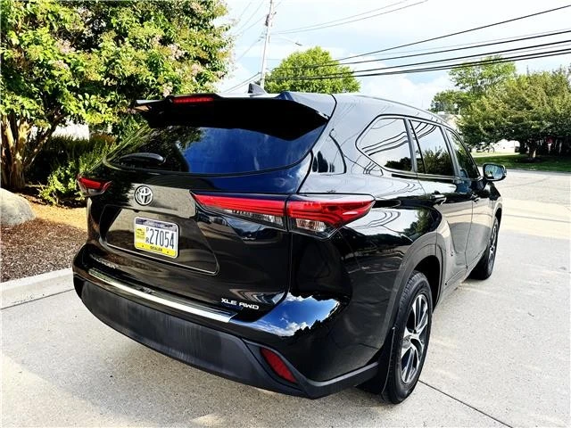 2023 Toyota Highlander - Image 3 of 21