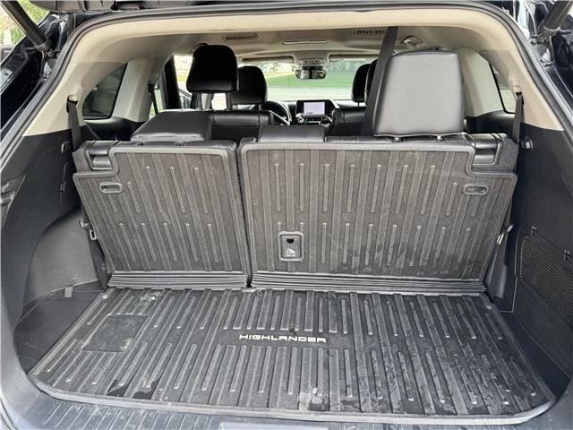 2023 Toyota Highlander - Image 19 of 21