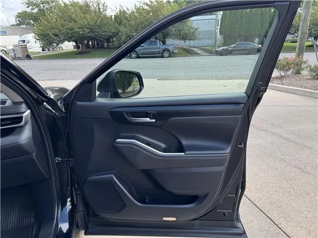 2023 Toyota Highlander - Image 21 of 21
