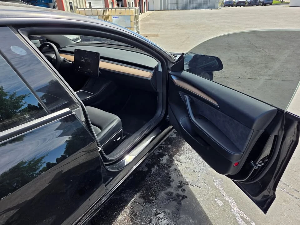 2023 Tesla Model 3 - Image 15 of 18