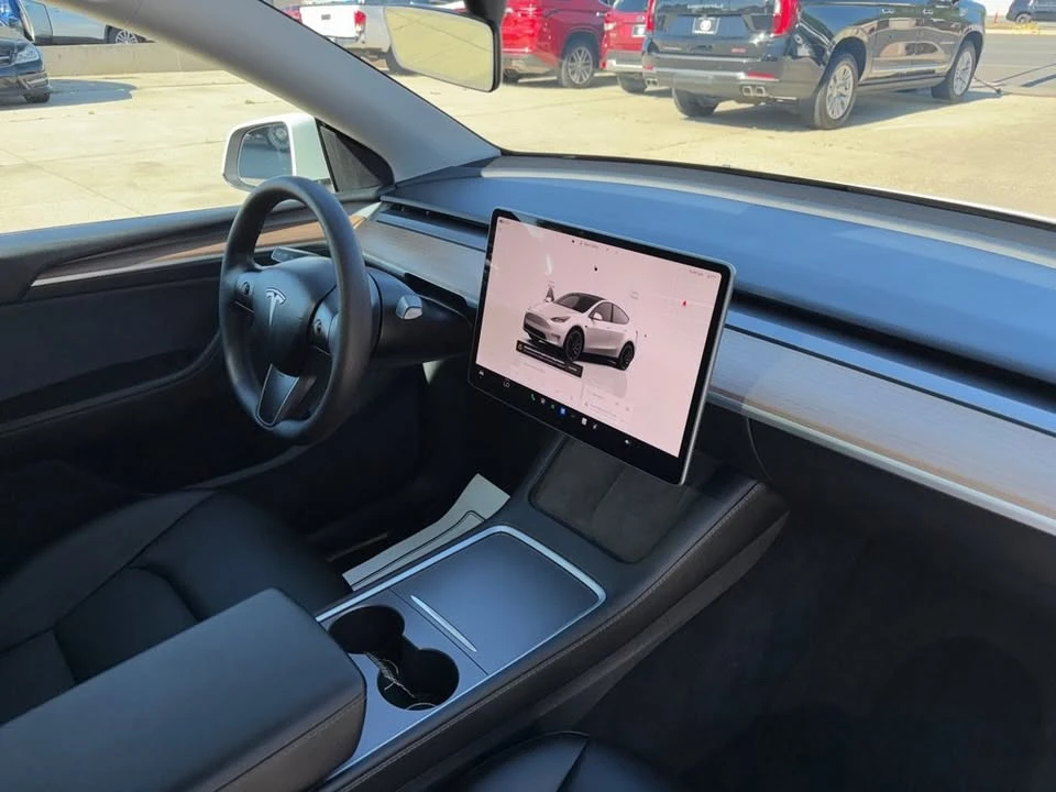2023 Tesla Model Y - Image 12 of 20