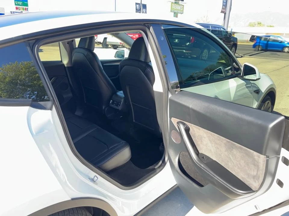 2023 Tesla Model Y - Image 13 of 20