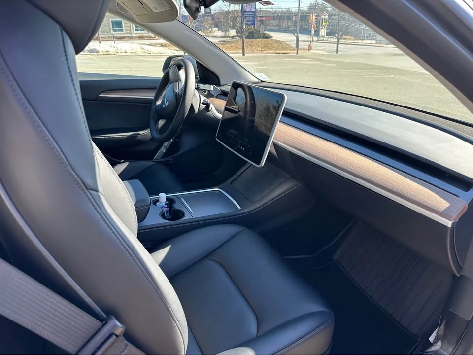 2023 Tesla Model 3 - Image 6 of 7