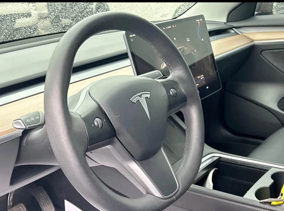 2023 Tesla Model 3 - Image 2 of 7