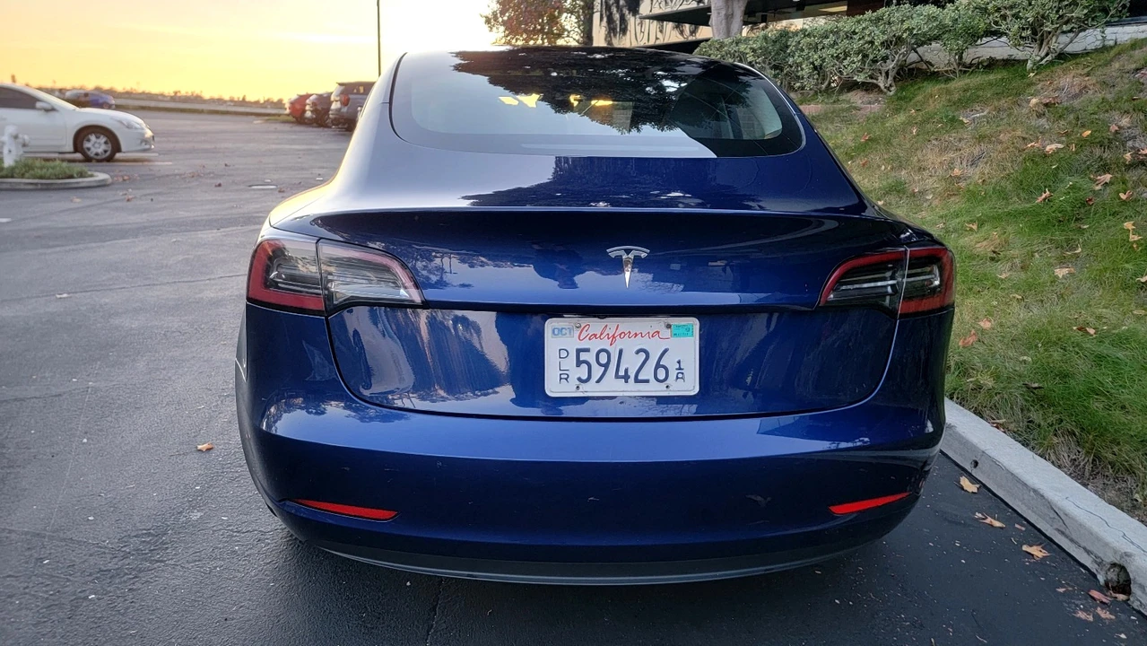 2023 Tesla Model 3 - Image 3 of 21