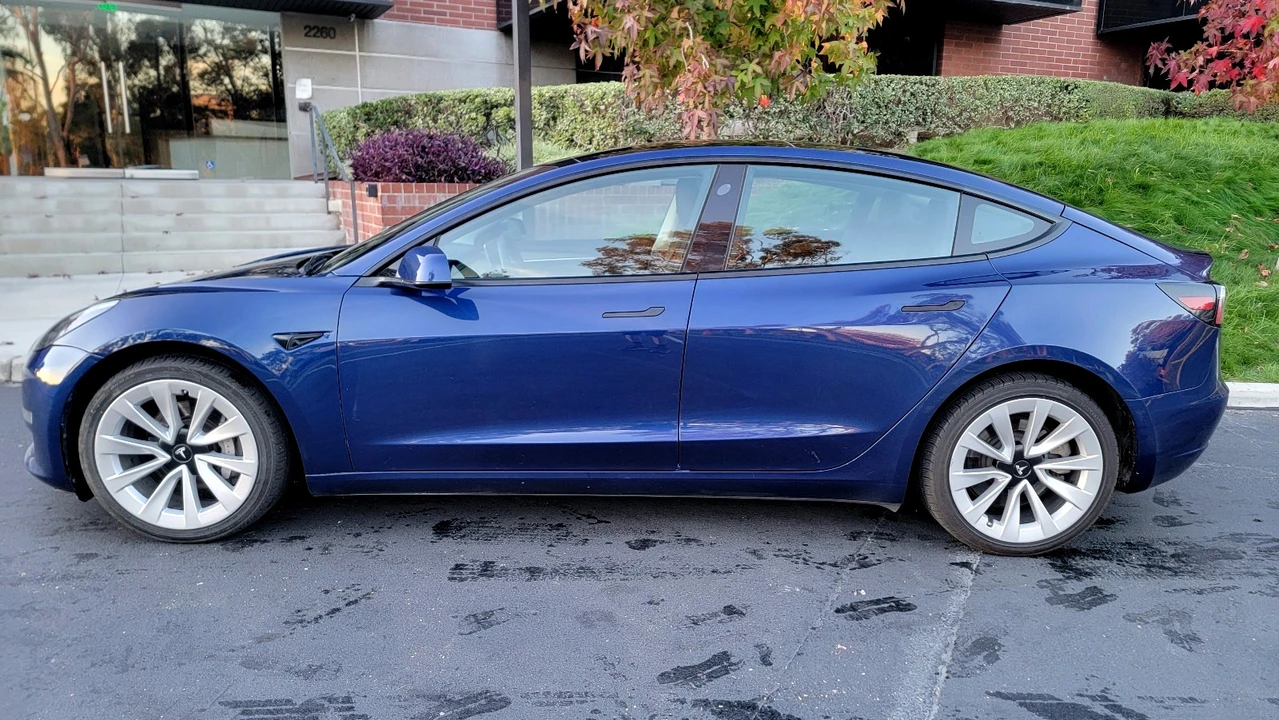 2023 Tesla Model 3 - Image 5 of 21