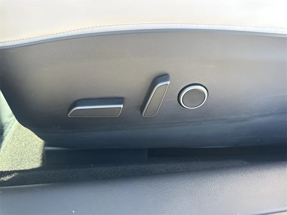 2023 Tesla Model 3 - Image 10 of 12