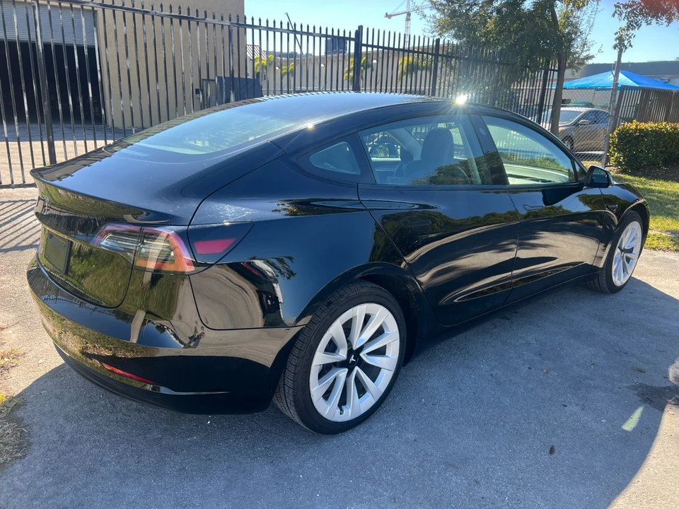 2023 Tesla Model 3 - Image 8 of 21