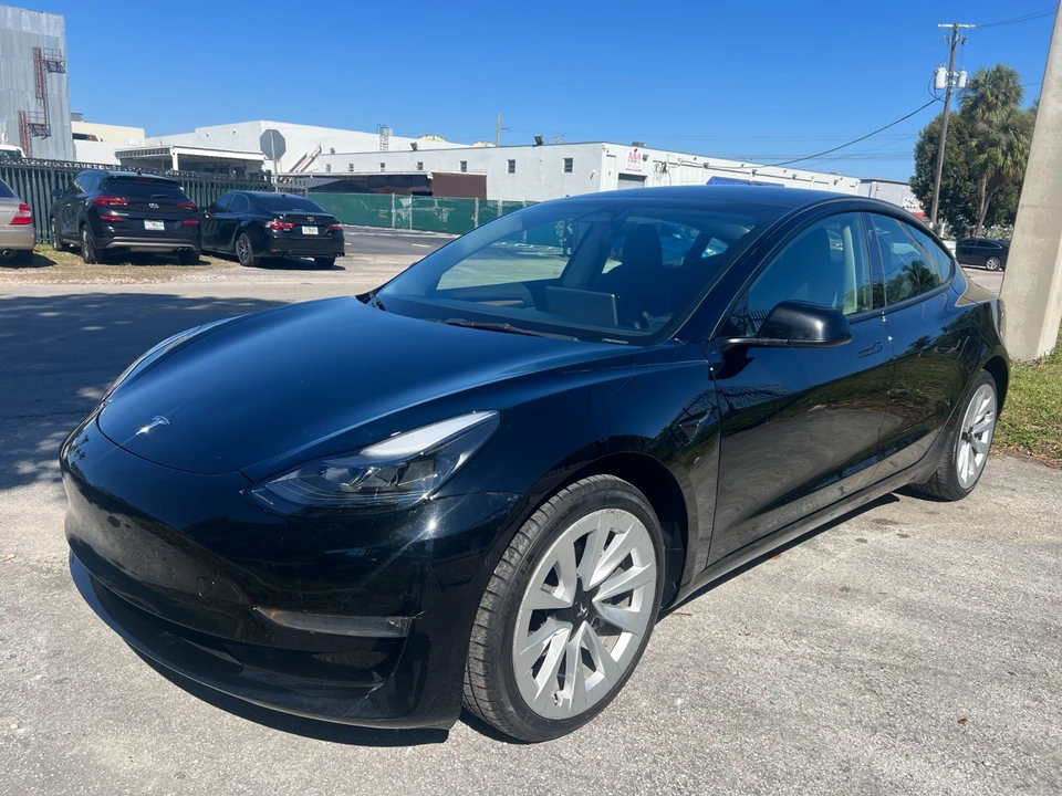 2023 Tesla Model 3 - Image 4 of 21