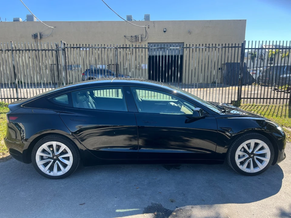2023 Tesla Model 3 - Image 9 of 21