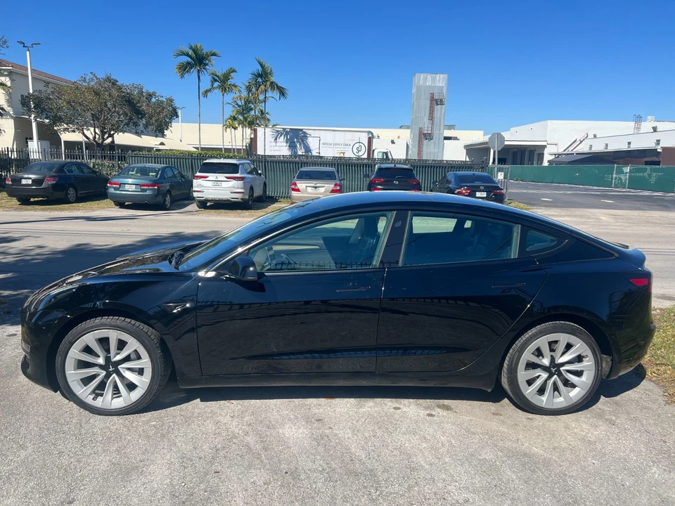 2023 Tesla Model 3 - Image 5 of 21
