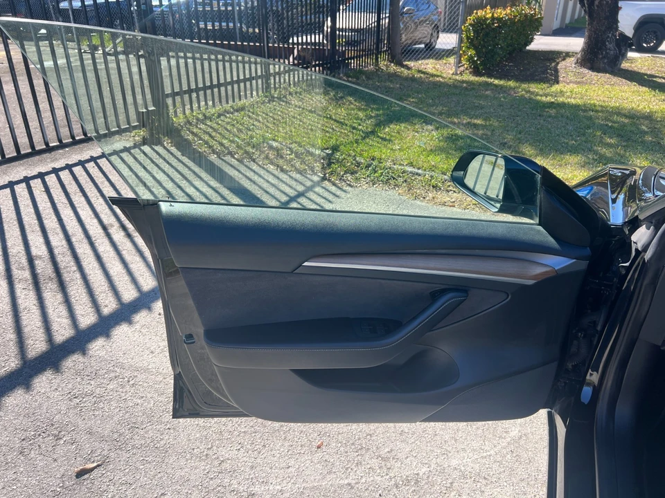 2023 Tesla Model 3 - Image 13 of 21