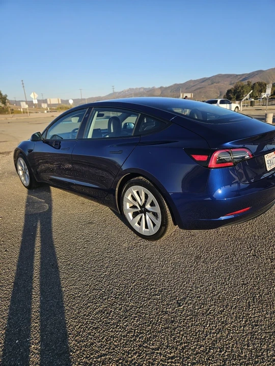 2023 Tesla Model 3 - Image 5 of 11