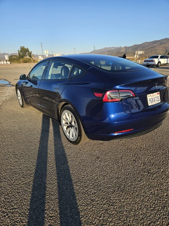 2023 Tesla Model 3 - Image 4 of 11