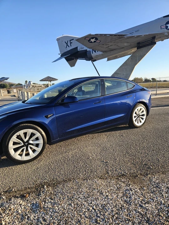 2023 Tesla Model 3 - Image 6 of 11